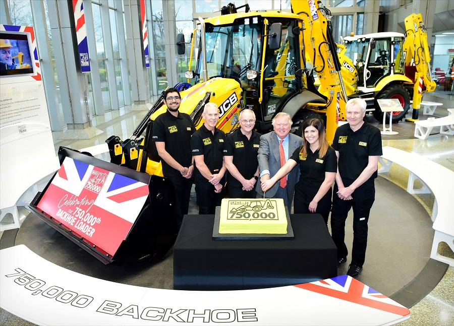王者榮耀！JCB第75萬臺兩頭忙下線！